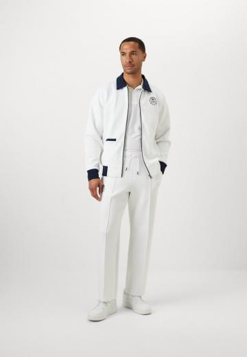 Спортивная куртка