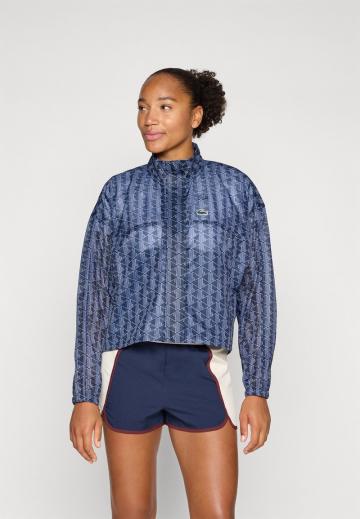 Спортивная куртка