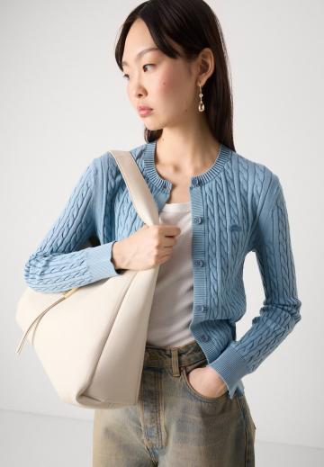 Вязаная кофта