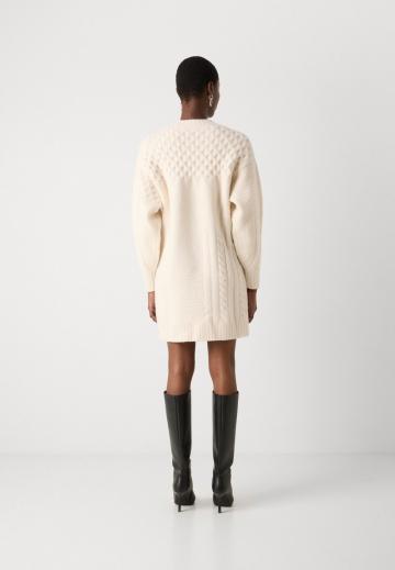 Вязаное платье