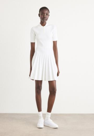 Вязаное платье