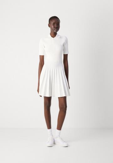 Вязаное платье