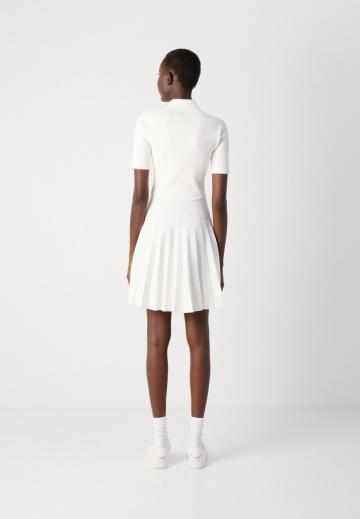 Вязаное платье