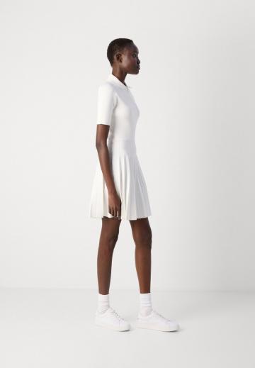 Вязаное платье