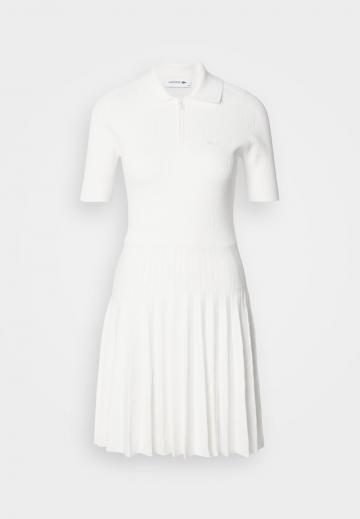 Вязаное платье