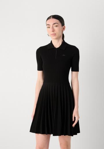 Вязаное платье