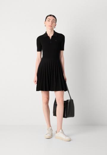 Вязаное платье