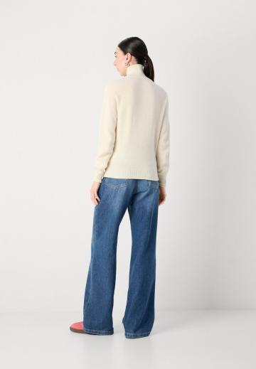 Пуловер с воротником поло