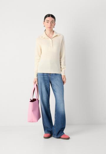 Пуловер с воротником поло