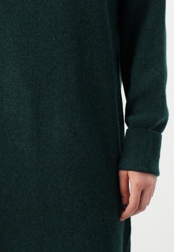 Вязаное платье