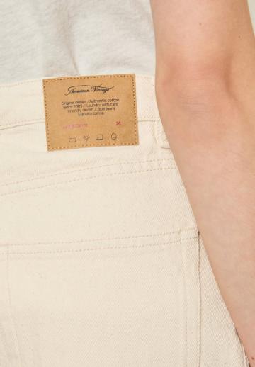 Короткие джинсы