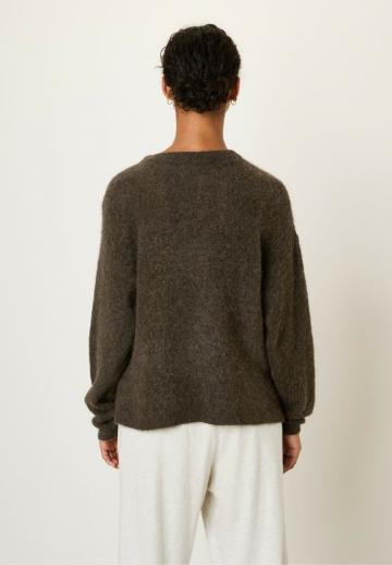 Пуловер в полоску