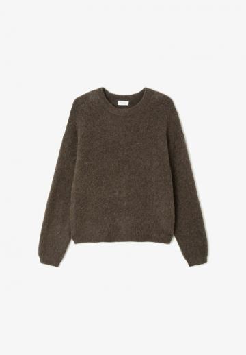 Пуловер в полоску