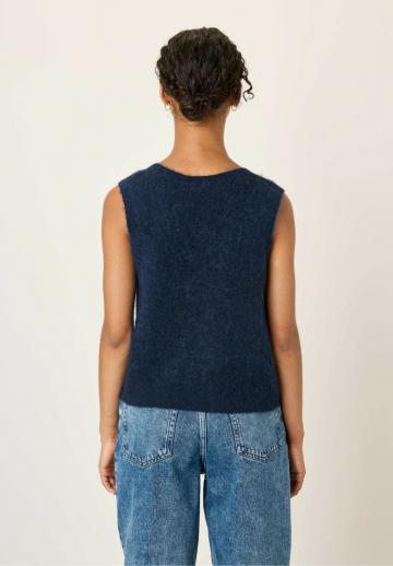 Пуловер без рукавов