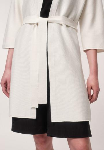 Длинный жилет