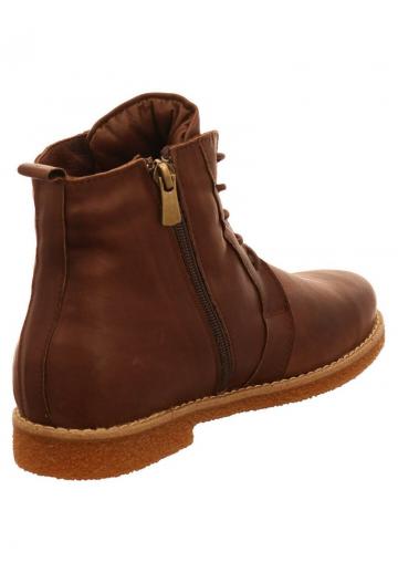 Ботинки на шнуровке