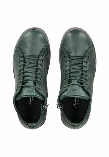 Ботинки на шнуровке