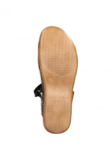 Босоножки на танкетке