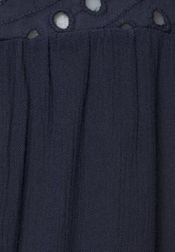 Блузка без рукавов