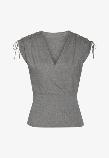 Блузка без рукавов