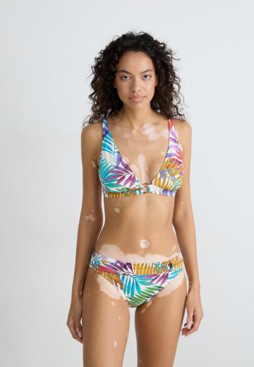 Треугольное бикини