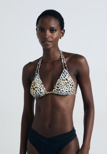 Треугольное бикини