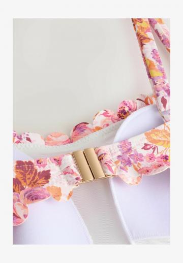 Слитный купальник