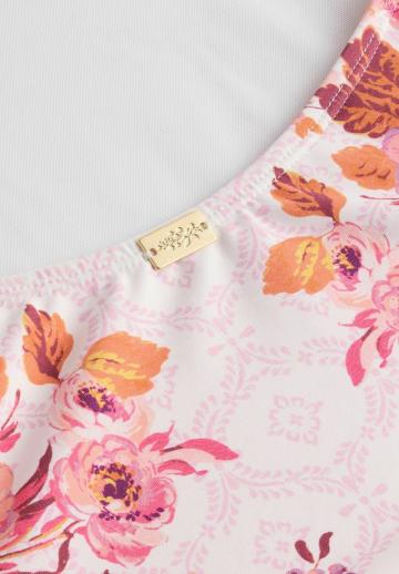 Слитный купальник