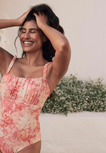 Слитный купальник