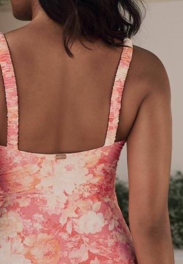 Слитный купальник