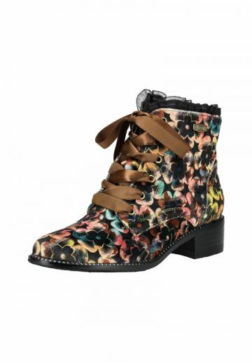 Ботинки на шнуровке