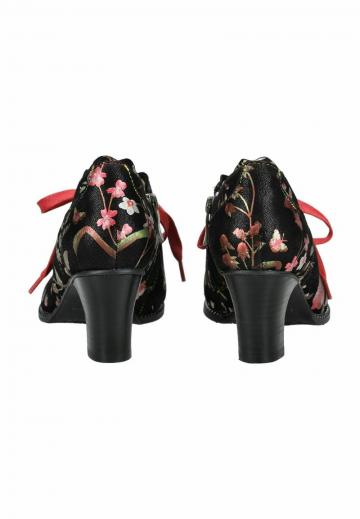 Туфли на шнуровке