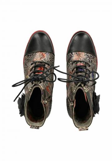 Ботинки на шнуровке