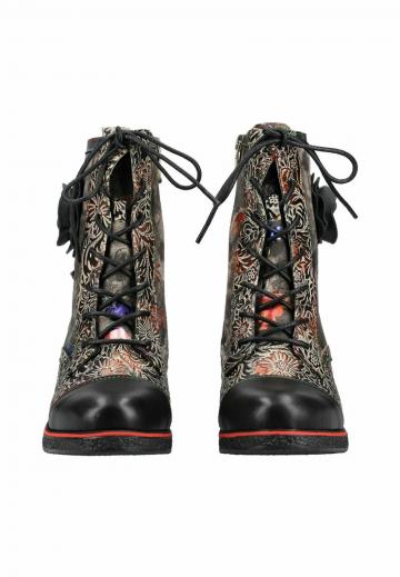 Ботинки на шнуровке