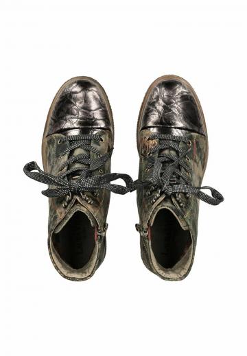 Ботинки на шнуровке