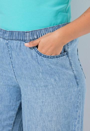 Короткие джинсы