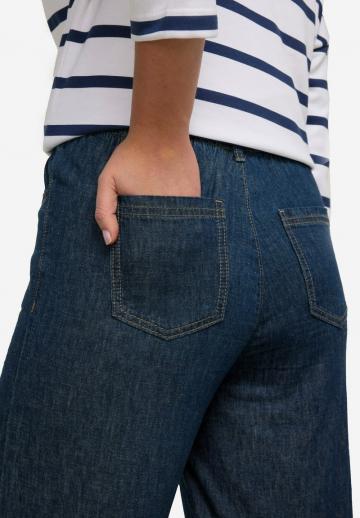 Короткие джинсы