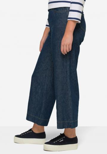 Короткие джинсы