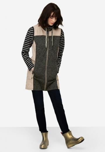 Длинный жилет