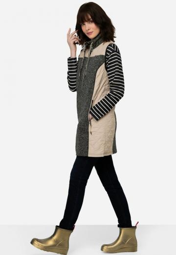 Длинный жилет