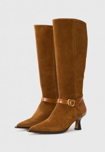 Высокие сапоги