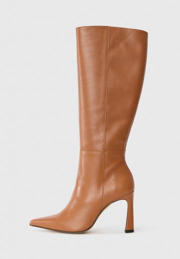 Высокие сапоги