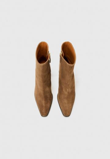 Высокие сапоги