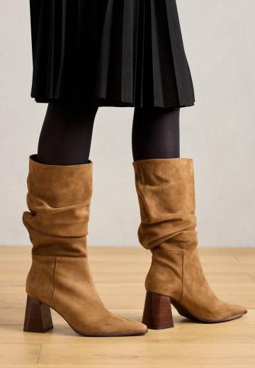 Высокие сапоги