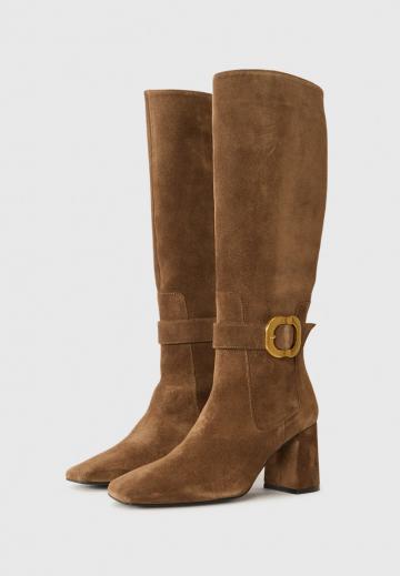 Высокие сапоги