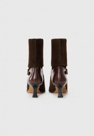 Высокие сапоги