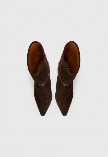 Высокие сапоги