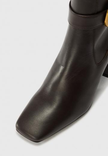 Высокие сапоги