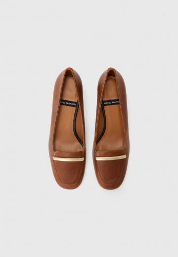 Туфли с высоким носом