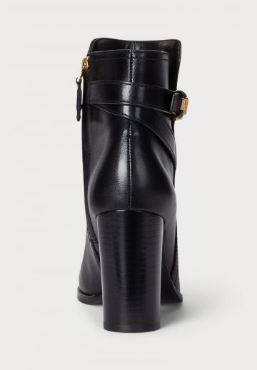 Высокие сапоги